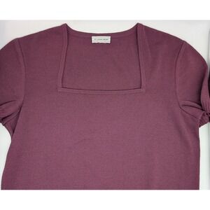 St. John Sport Purple Square Neck Knit Top Short Sleeve Women's *TAG MISSING*‎